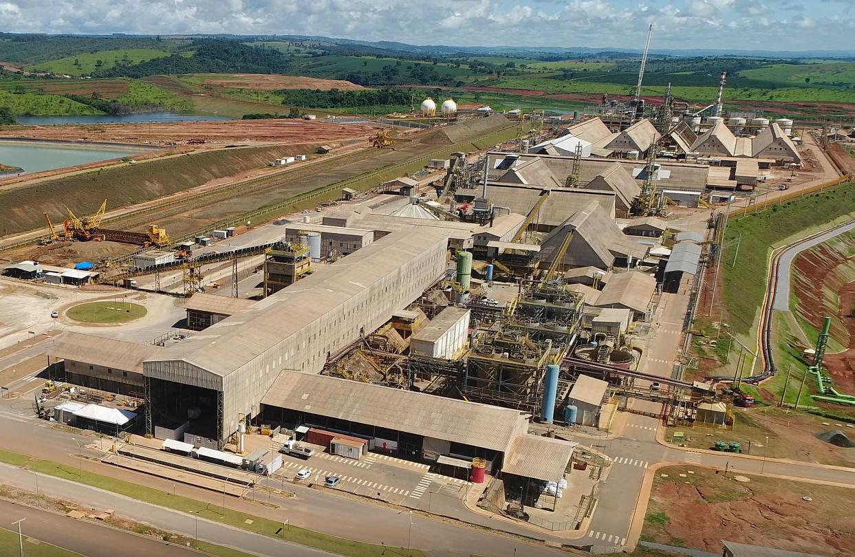 EuroChem signs agreement to acquire Serra do Salitre phosphate project ...
